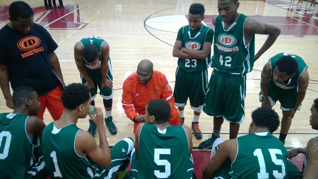 Wild final sequence gives Detroit Douglass victory over Detroit Western