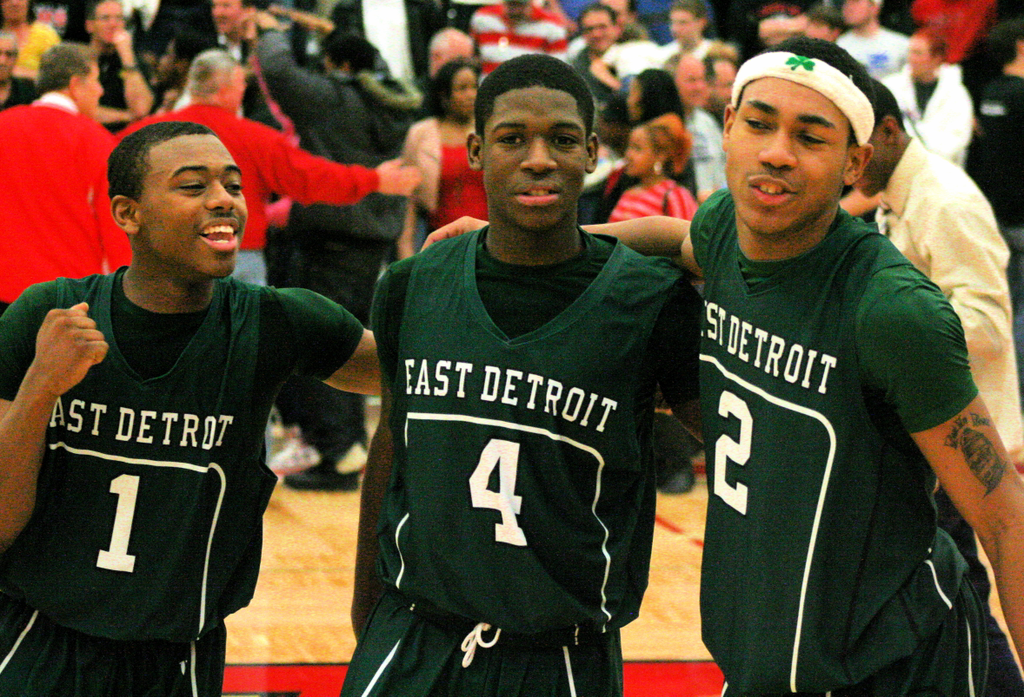 East Detroit edges out Chippewa Valley for the Class A Region 4 boys