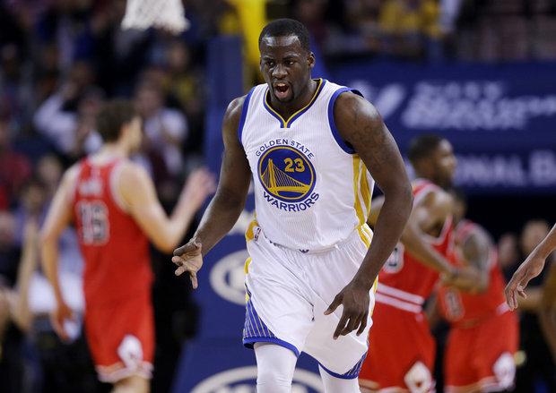 Draymond Green joins Ndamukong Suh to watch Cassius Winston, gives locker room speech