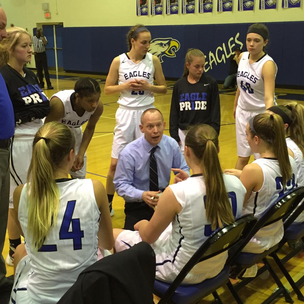 Utica Eisenhower snaps Utica, 43-38, for possible tie in hunt for MAC White title