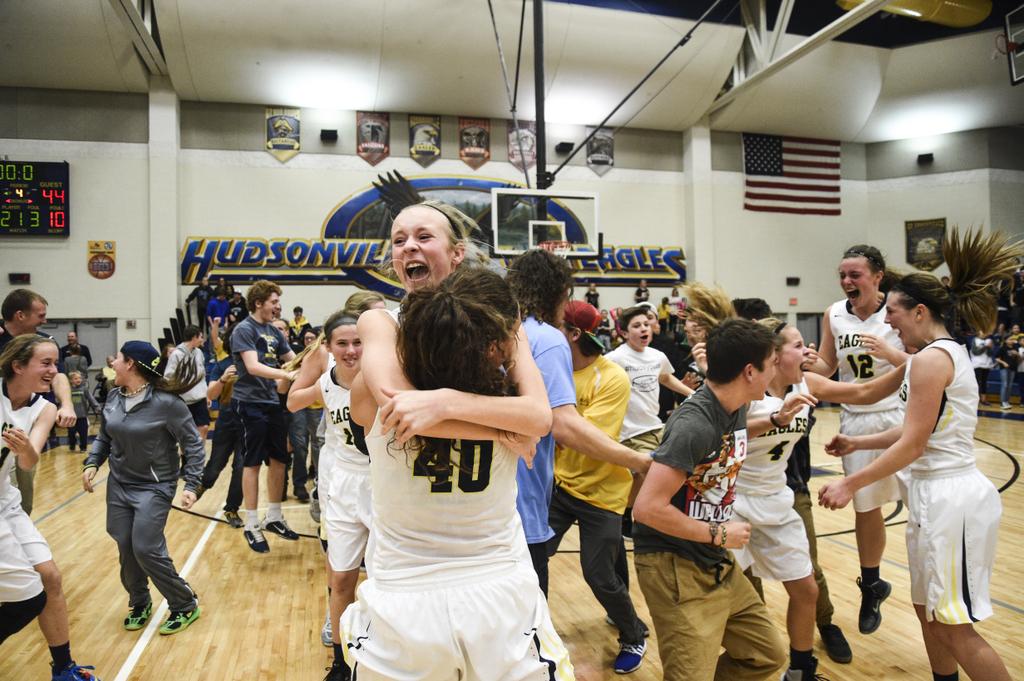 Live updates: Follow the Class A state girls semifinal game between Hudsonville and Warren Cousino