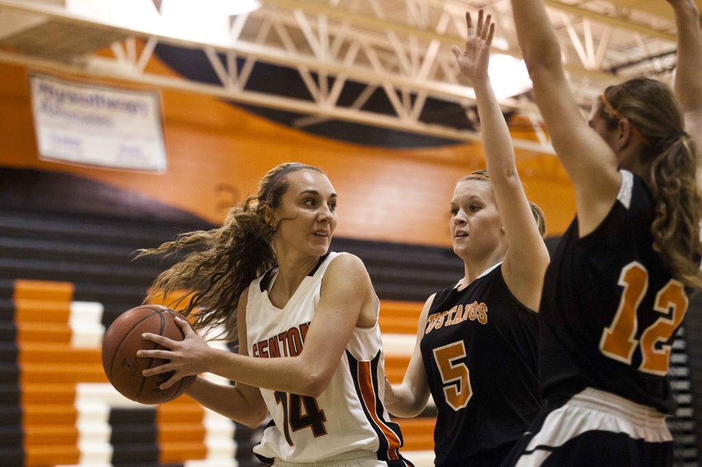 Clio girls basketball team earns tough road win over Fenton to stay one
