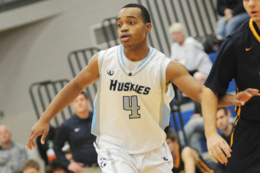 Spencer Robertson sets tone for Forest Hills Northern, coming in first