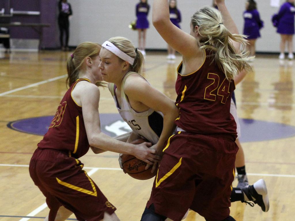 Schoolcraft's girls basketball team rallies for 4136 Game of Week