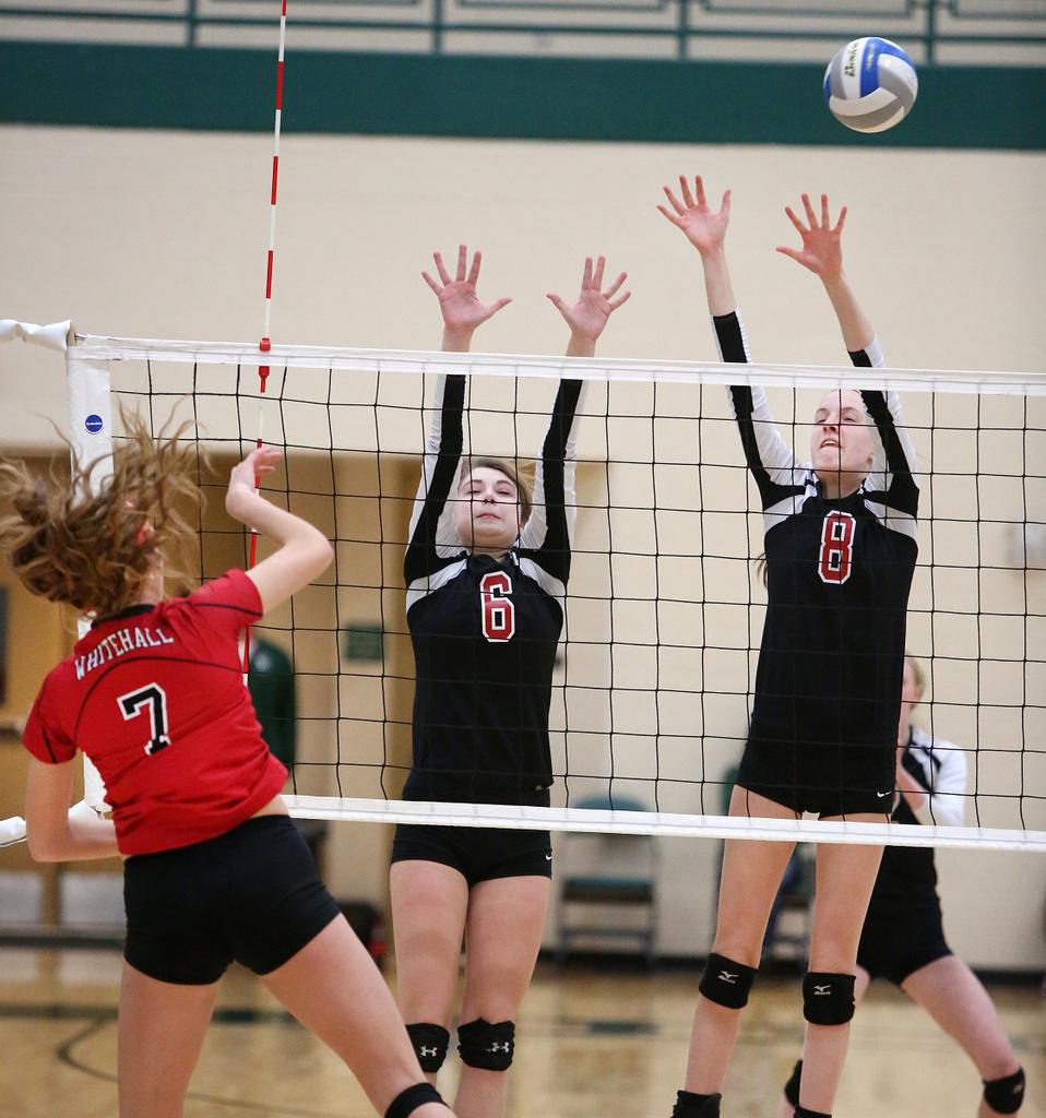 Forest Hills Eastern volleyball team begins Class B play with win over Comstock Park