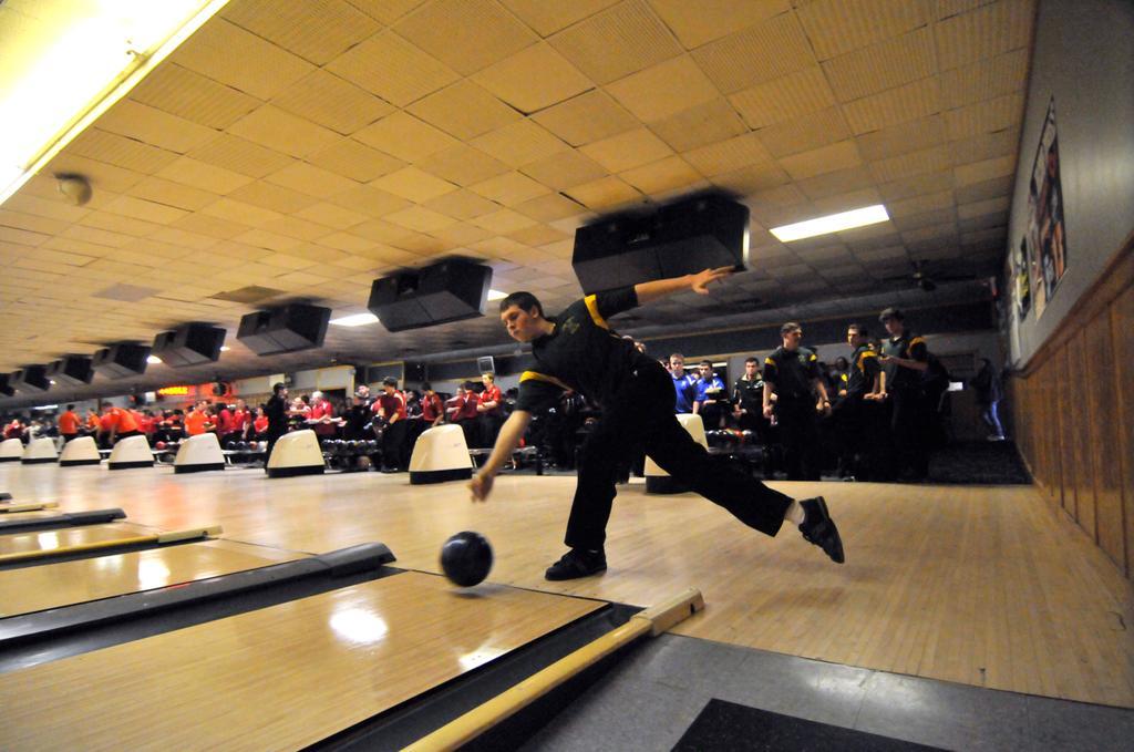 Vote for the MLive Detroit area boys bowler that has the best shot at a state title