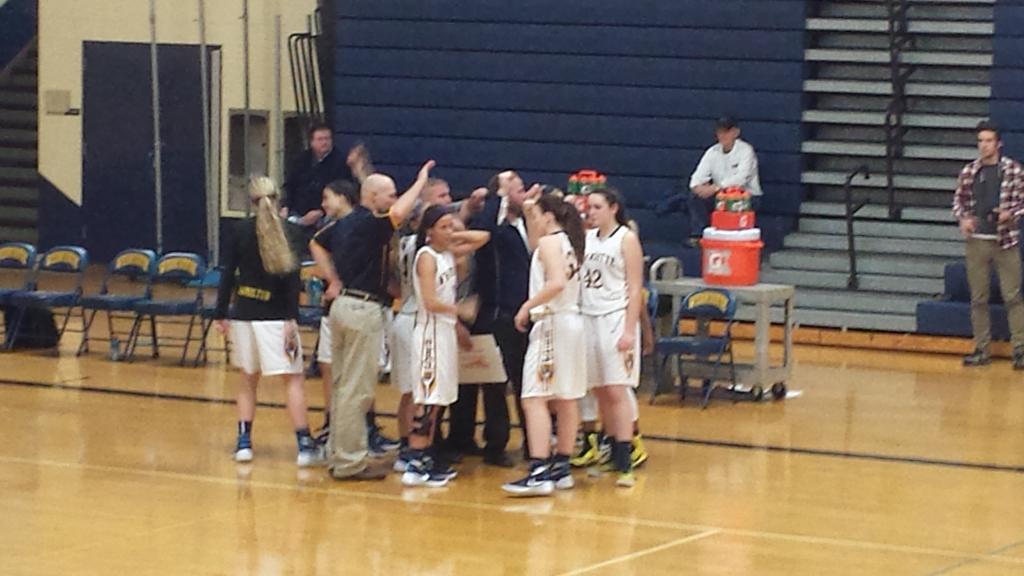 Alea Kainz's 3-pointer with six seconds left lifts Wyandotte over Taylor Kennedy, 42-40