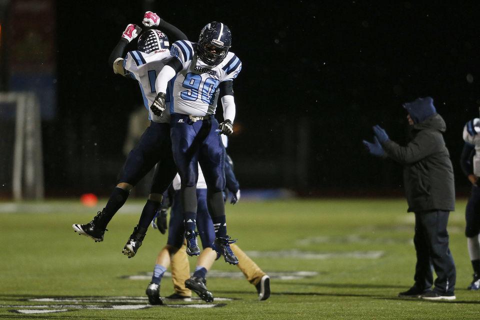 Stevenson Sophomore Football Team Completes Undefeated Season