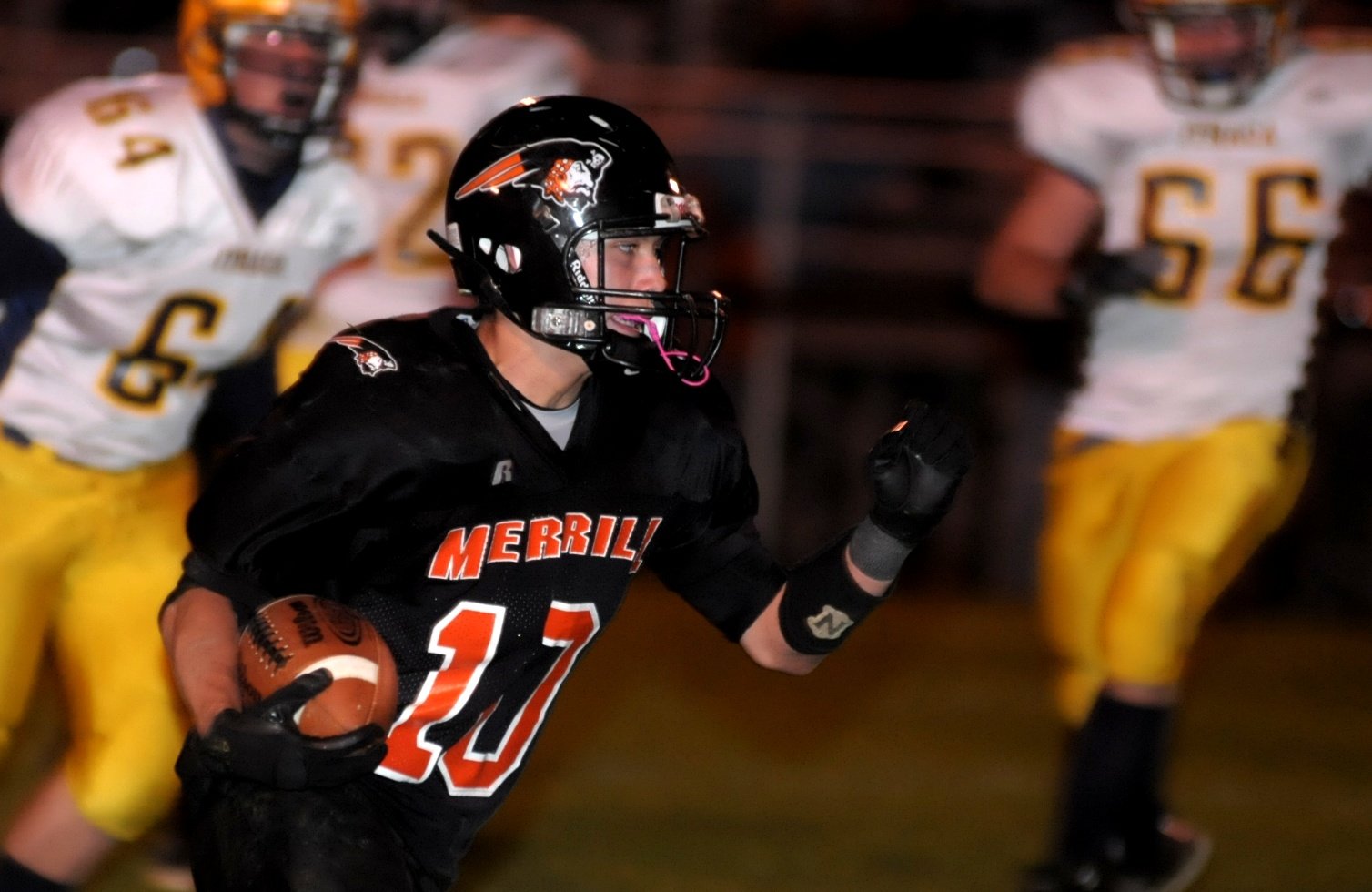 Merrill faces traditional power Ravenna in Division 7 football playoff