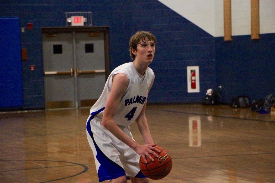 Matt Niemczura leads No. 20 Palmer boys basketball past Southwick, into