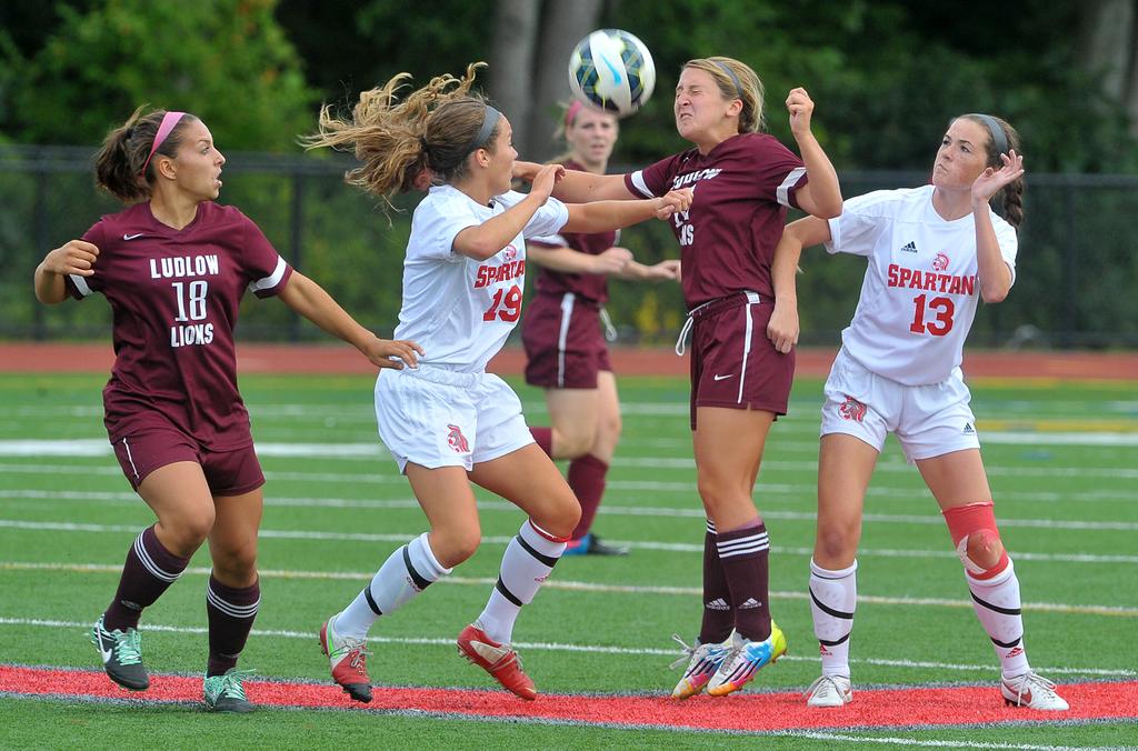 East Longmeadow senior Alyssa Hyland commits to play Division I soccer