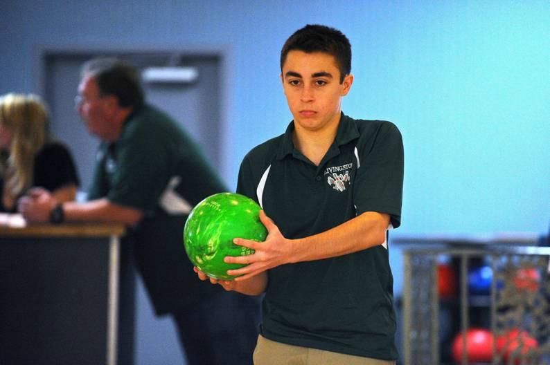 Livingston's bowling team fights for top spot in the SEC