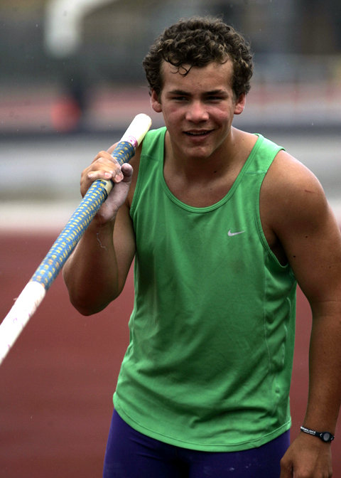 Duplantis vaulting to the