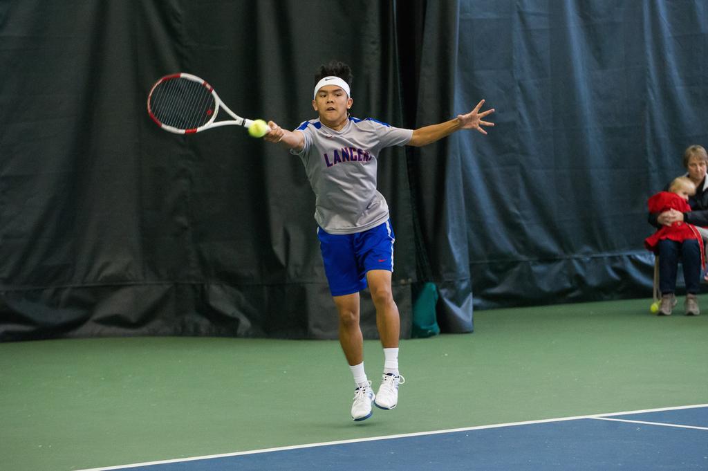 Churchill senior Nathan Hampton repeats as 5A tennis state champion; Summit wins third straight