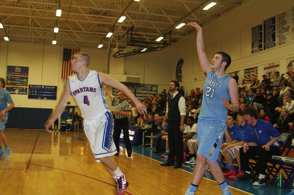 No. 10 Liberty bounces back from loss with 7654 rivalry win at