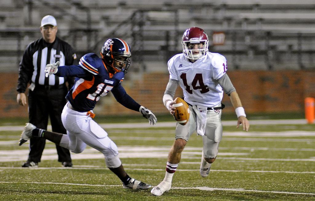Football Charles Henderson survives UMSWright rally to reach Class 4A