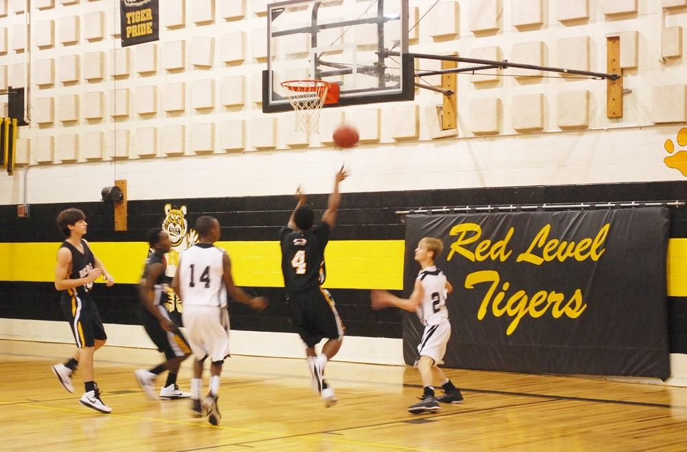 Opp wins rubber game with Red Level 6055