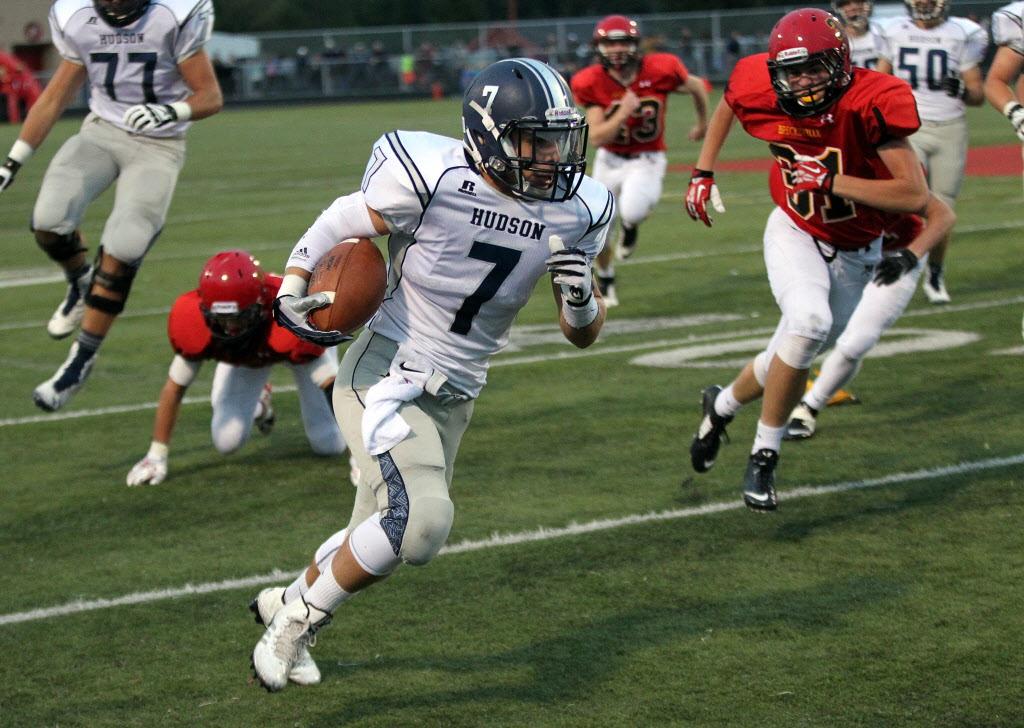 Hudson football overtakes St. Edward atop Top 25 poll by