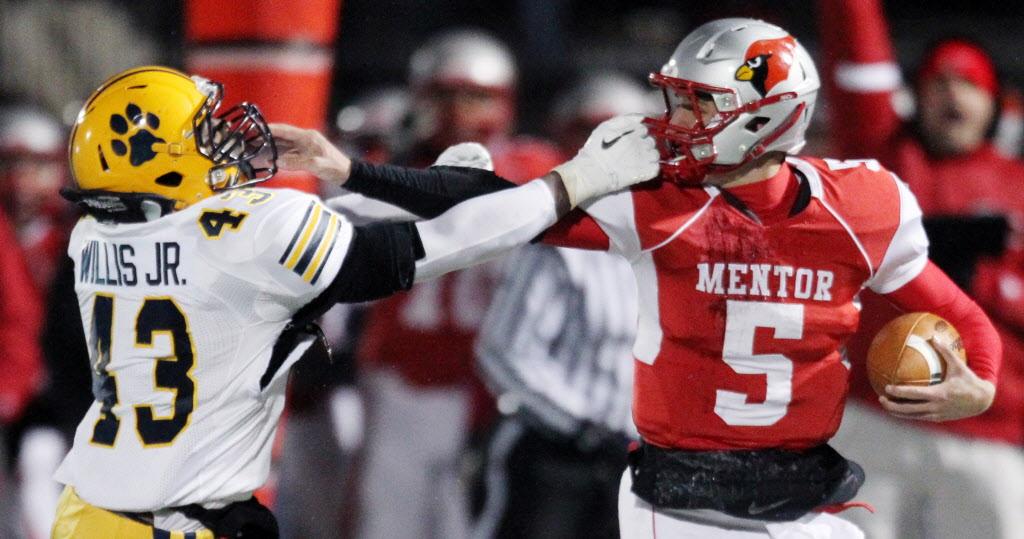 Mentor football withstands snowy weather, St. Ignatius to return to