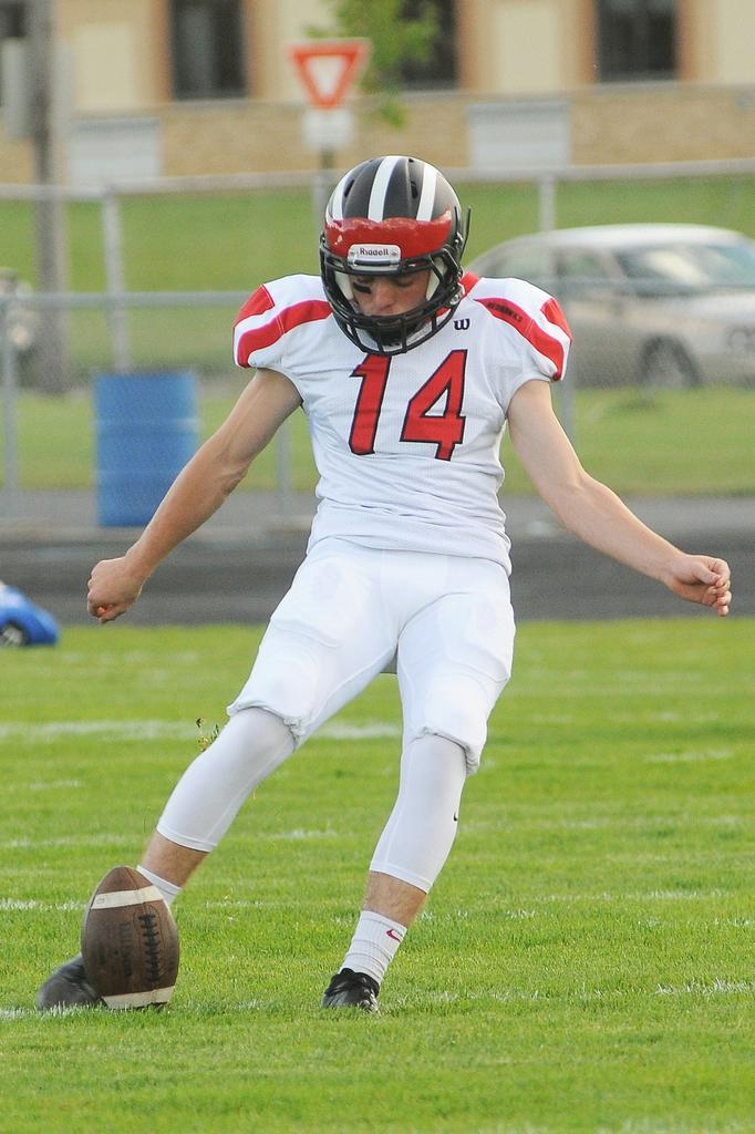 Dustin Shaw makes smooth transition from soccer to football at Cedar