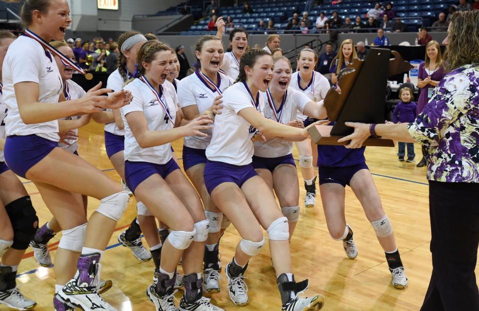 Bronson advances to Class C semifinals with straight sets win over