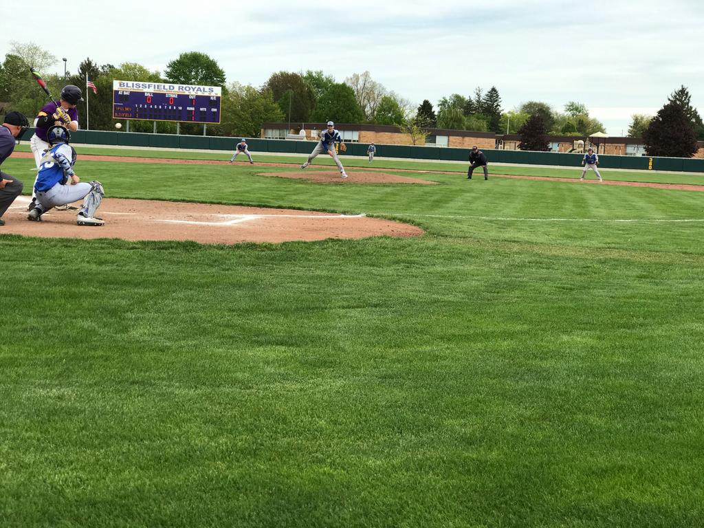 Blissfield Royally Beats Splitters, 111