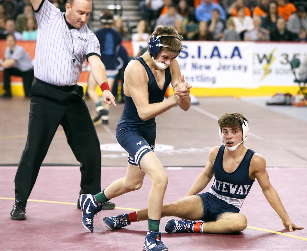 No. 10 Pope John wrestling joins state powers as team champion at HWS