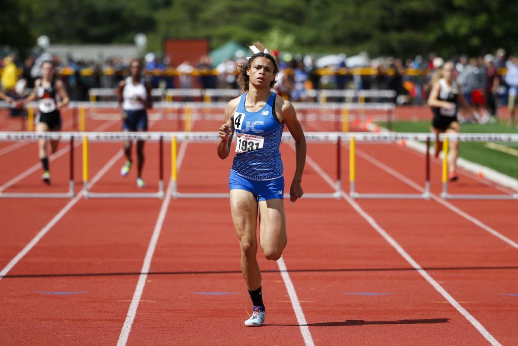With 4th national record, teen Olympian Sydney McLaughlin dazzles in spring debut