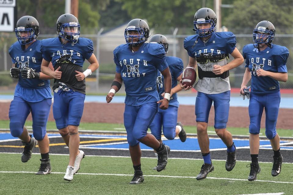 South Medford will escape smoke and head to West Linn for Top 10 high