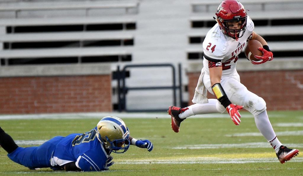 Fyffe 56, LaFayette 6 Payton Anderson runs for 347 yards as Red Devils