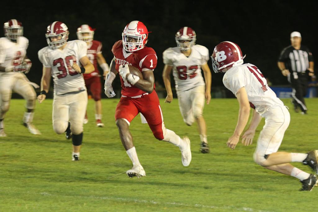 West Blocton 32, Brookwood 20 Underwood runs for three scores to lead