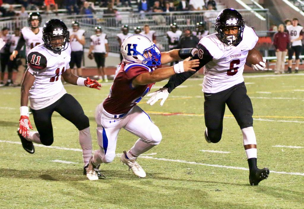 Sparkman 42, Huntsville 14 Senators amass 595 yards of total offense in win